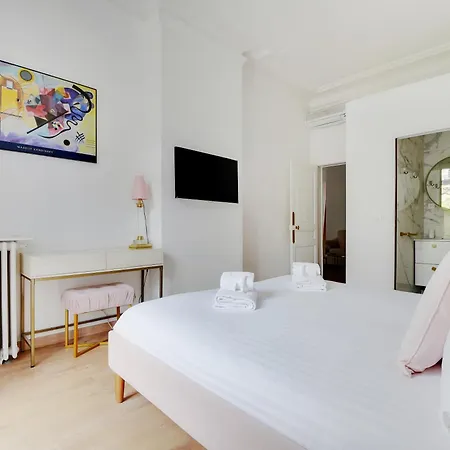Pick A Flat's In Republique - Avenue De La Republique Apartment